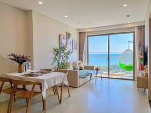 Family Apartment, 3 Bedrooms, Balcony, Ocean View | Living area