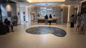 บริเวณนั่งเล่นที่ล็อบบี้