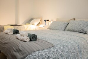 1 habitación, tabla de planchar con plancha, wifi y ropa de cama 