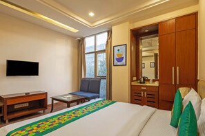 Standard Double Room - Treebo Royal Star (New Delhi)