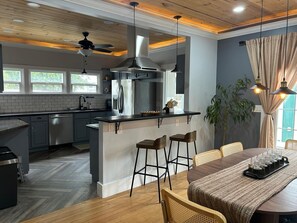 Fridge, microwave, oven, stovetop - Step into modern comfort inside this beautifully renovated 2 bedroom / 1.5 bath home. Enjoy a spacious chef’s kitchen, cozy living room with fireplace, and spa-style bathroom with jetted tub. Close to downtown Medford and room for the whole family. (Medford)