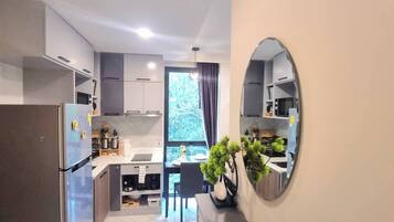 冷蔵庫、電子レンジ、コンロ、食器洗い機