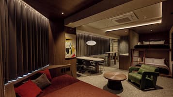 Deluxe-studiosviitti | Työpöytä, kannettavalle tietokoneelle sopiva työtila