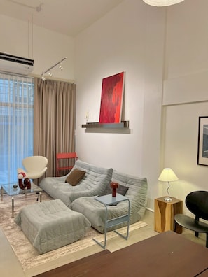 TV - Designer home | 600m BTS Thonglor | Heart of City (Phra Khanong, Khlong Toei)