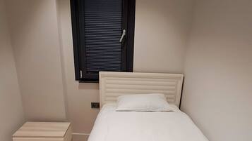 Executive Suite, City View | Laptop workspace, blackout curtains, iron/ironing board, free WiFi