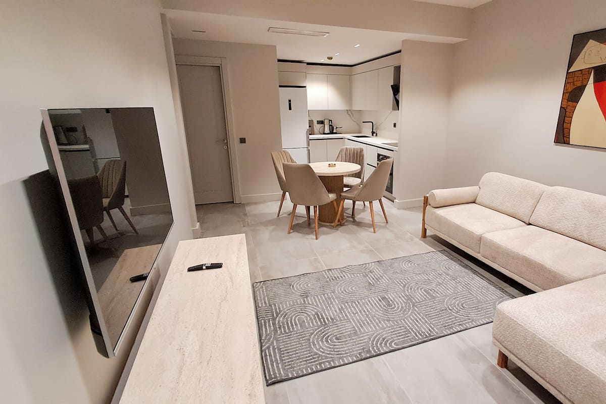 Standard Suite, City View | Laptop workspace, blackout curtains, iron/ironing board, free WiFi