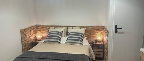 3 bedrooms, WiFi, bed sheets