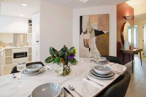 Dining - Elegant East Melbourne Escape | Pool+Gym+Parking (East Melbourne)