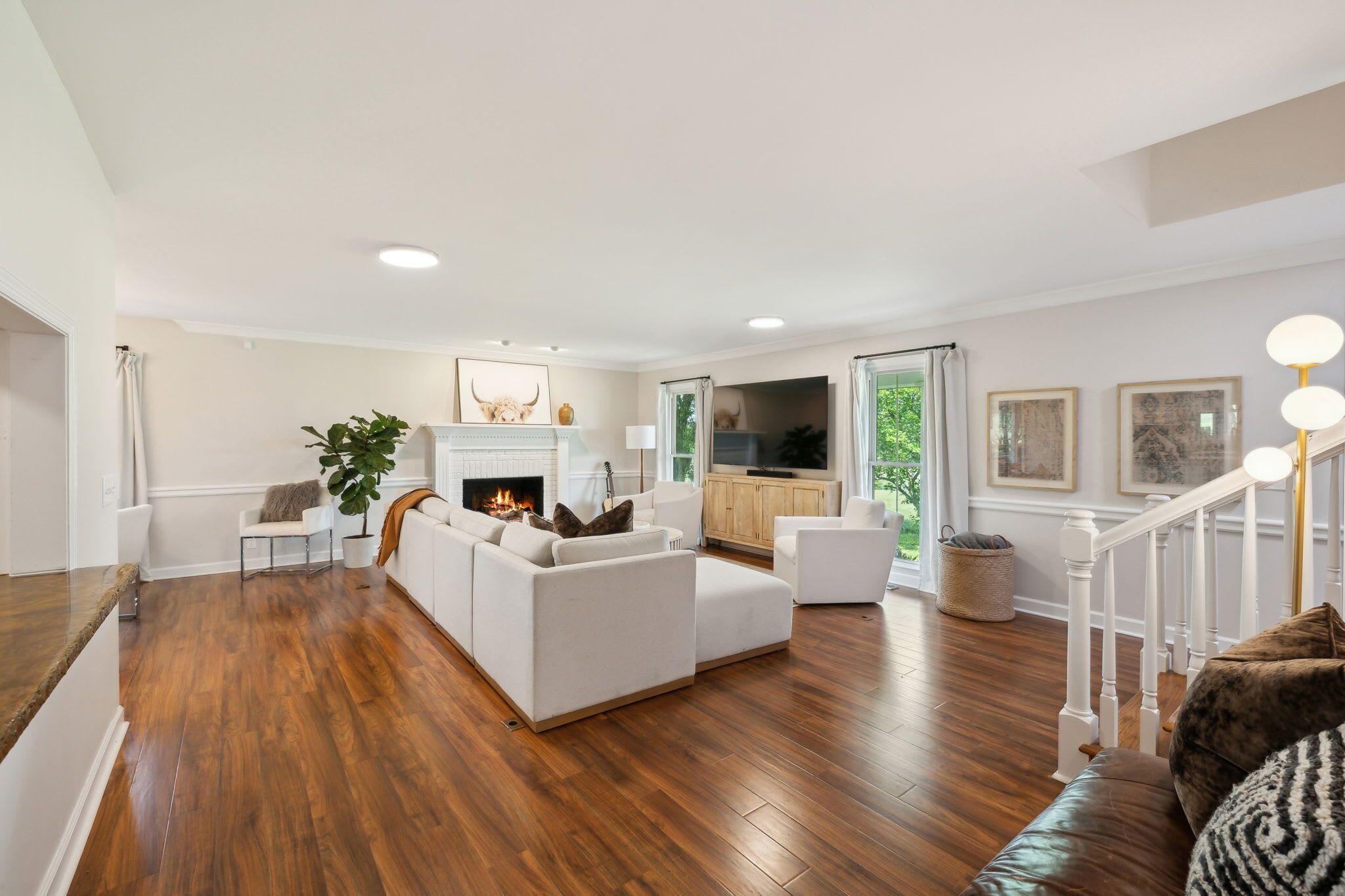 TV, fireplace, offices