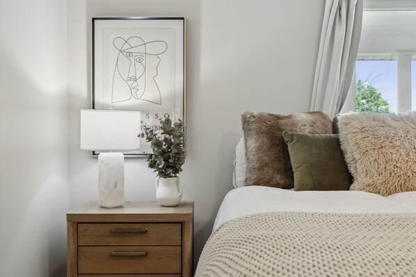 Room - Lux Franklin Fam Home| 15 Acres w Pond & Game Room (Franklin)