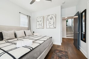 2 bedrooms, iron/ironing board, WiFi, bed sheets - Home w/ rooftop skyline views steps from Broadway! (Nashville)