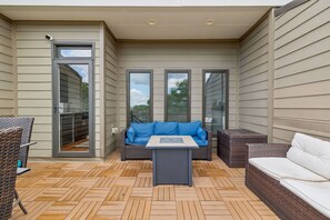 Terrace/patio - Cozy 3-Story Townhome w/ Rooftop & Skyline Views! (Nashville)
