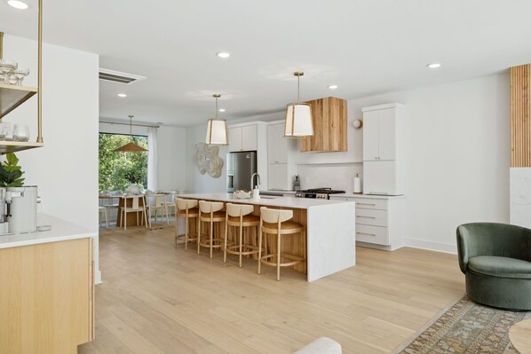 Fridge, microwave, oven, stovetop - NEW! Modern Nash Stay w/ Rooftop Views & Hot Tub! (Nashville)