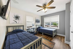 3 quartos, ferros/tábuas de passar roupa, Wi-Fi, roupa de cama