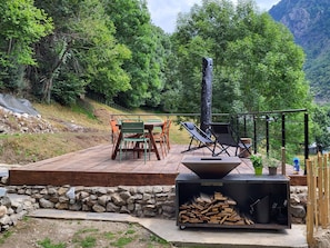 تناول الطعام بالخارج