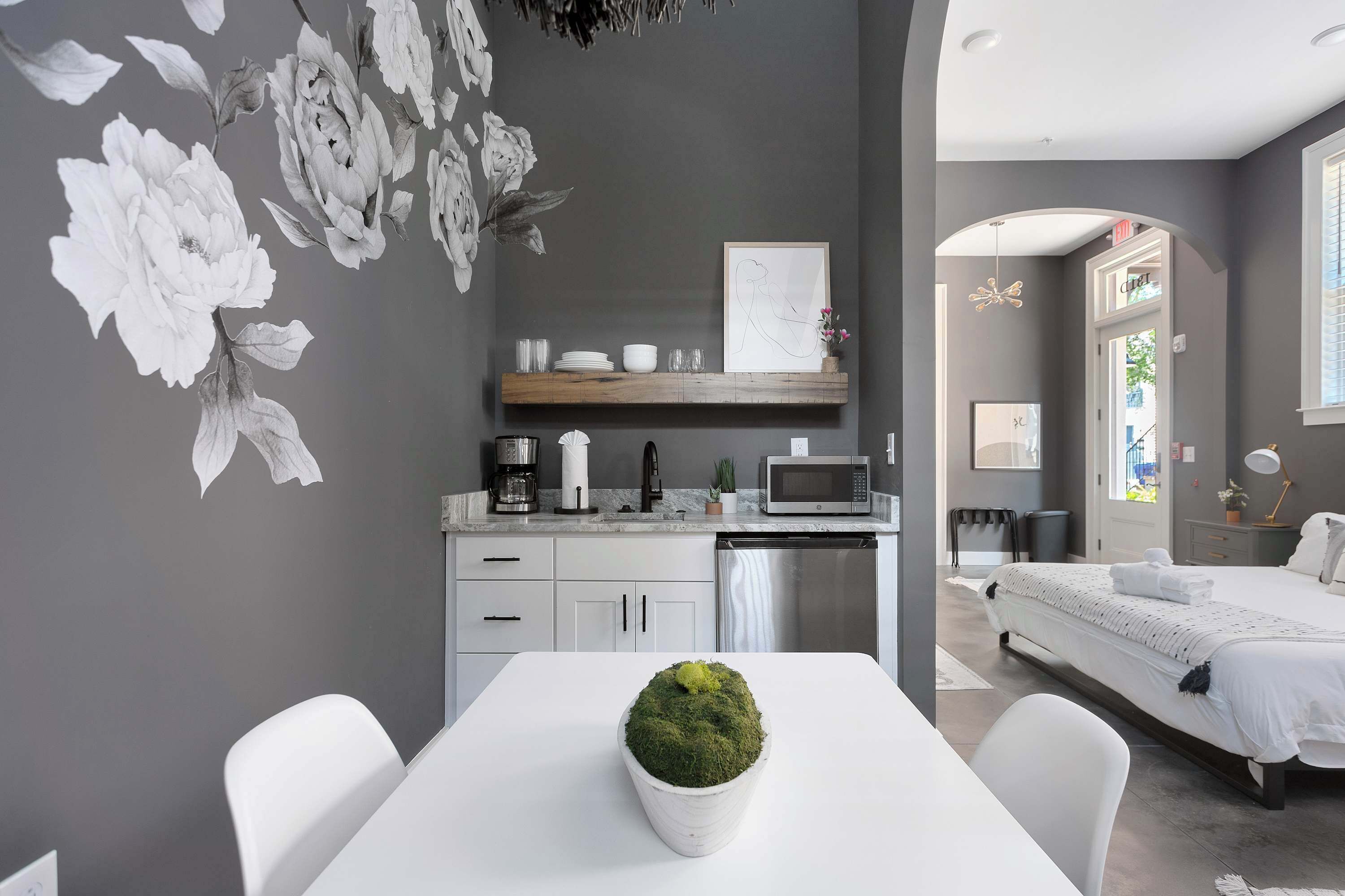 1 bedroom, desk, iron/ironing board, WiFi