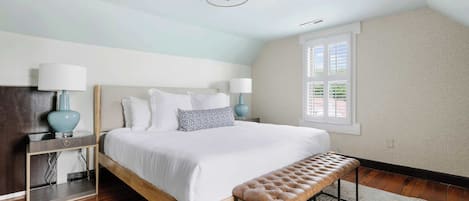 2 habitaciones, escritorio, tabla de planchar con plancha y wifi