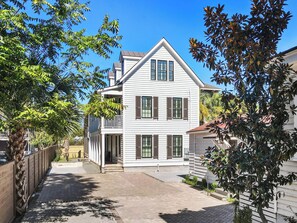 Exterior - The Inns - Spacious 2 Bedroom - Downtown (Charleston)