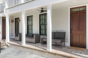 Exterior detail - Spacious 2bd King Beds w. Parking, near King St! (Charleston)
