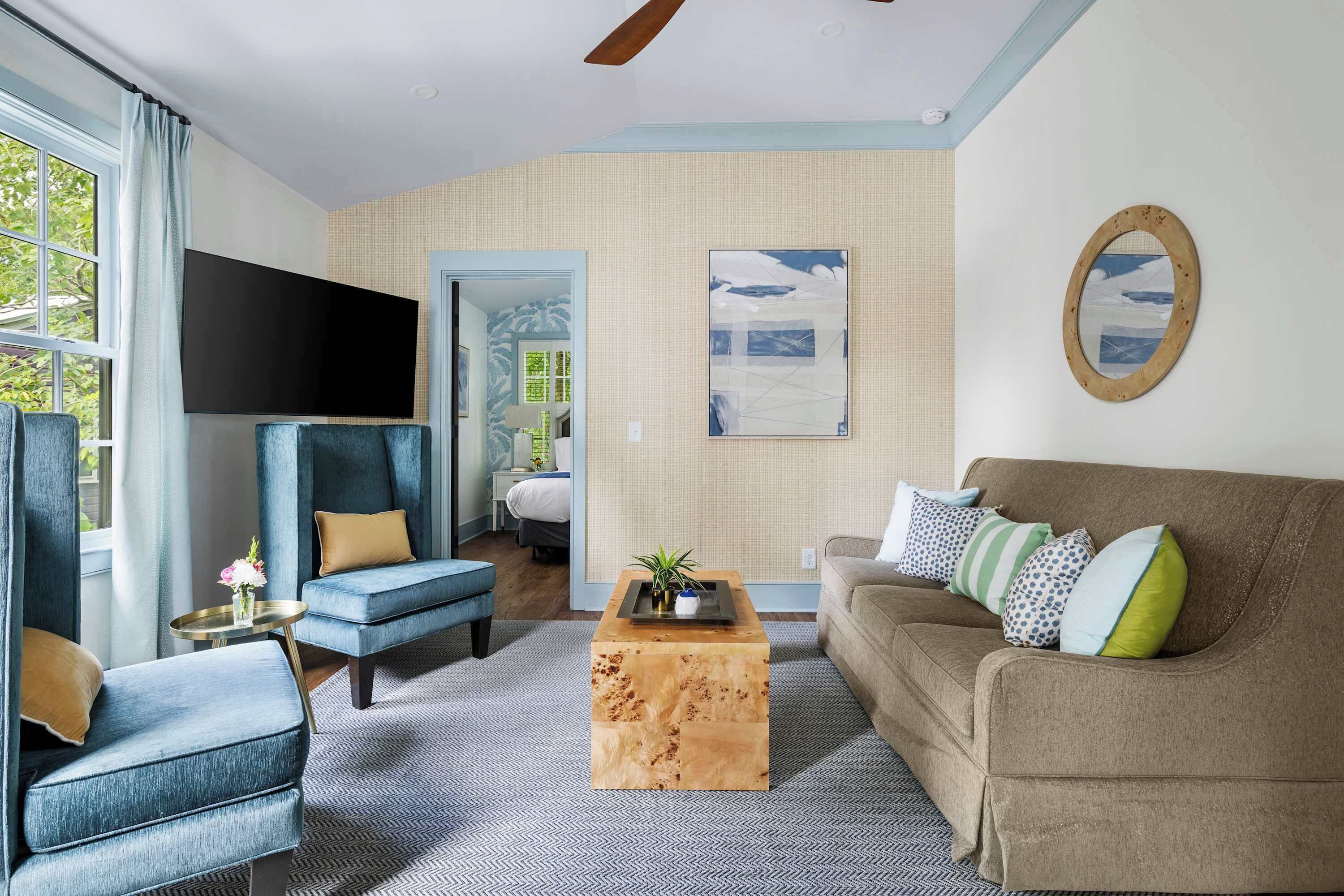 Spacious & Elevated 5bd, 5ba W. Parking And Gym! - Folly Beach, SC