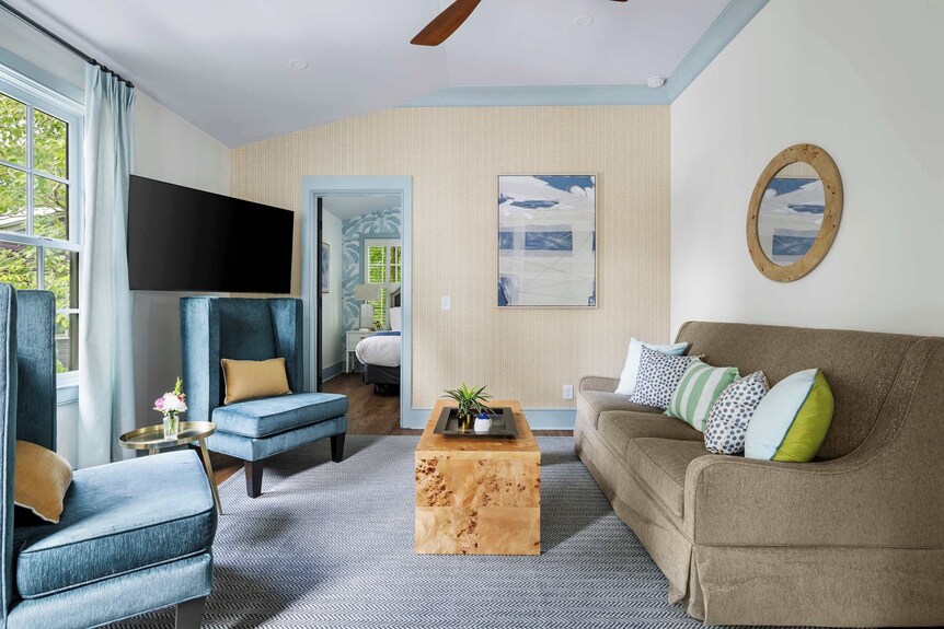 Spacious & Elevated 5bd, 5ba W. Parking And Gym! - Folly Beach, SC
