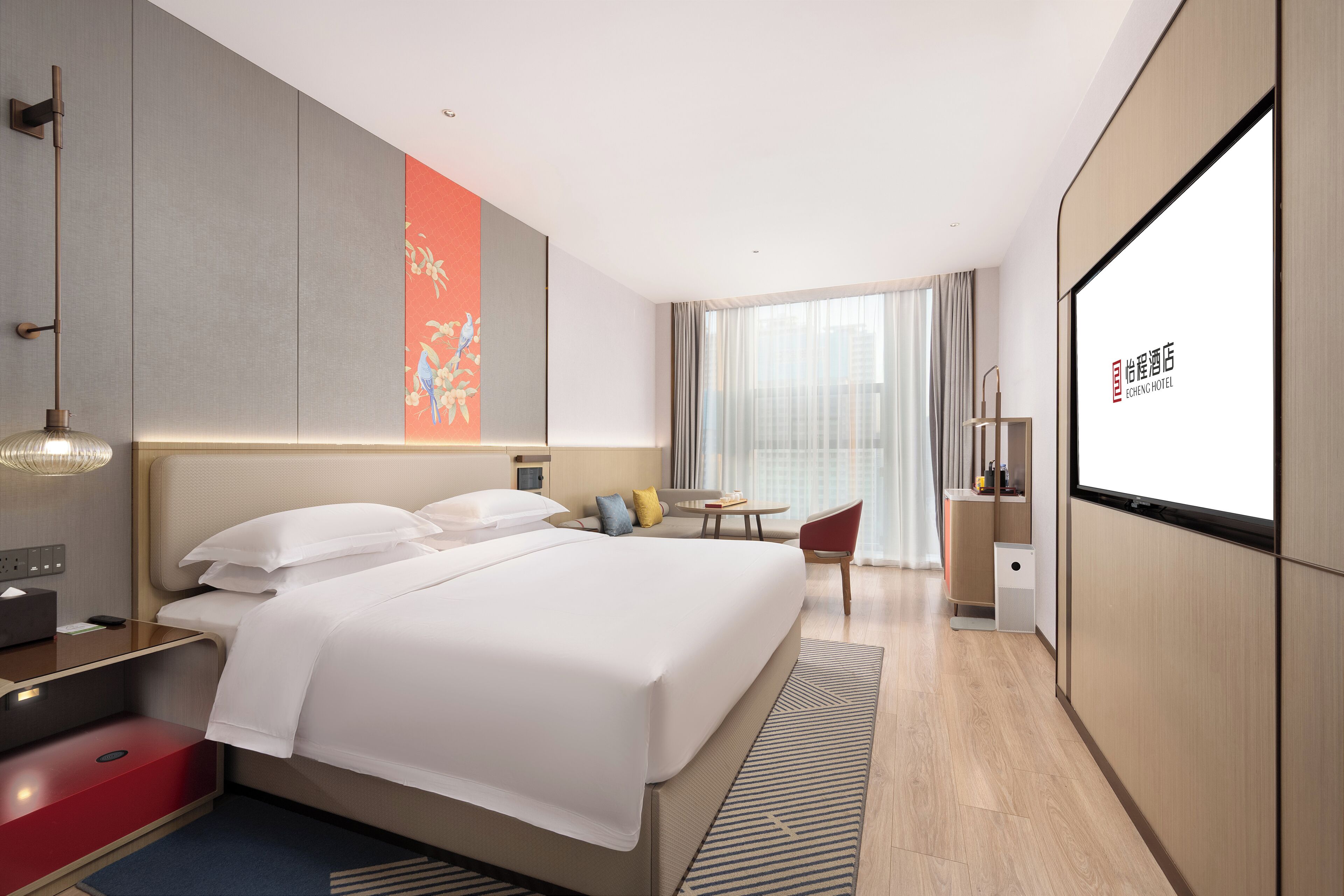 City Double Room | Peralatan tempat tidur premium, bar mini percuma 