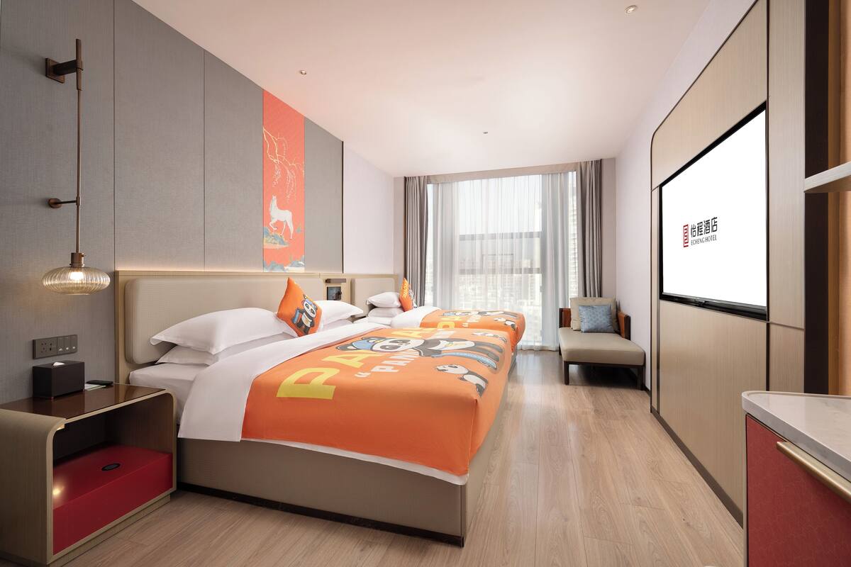 Family Twin Room | Premium bedding, free minibar, laptop workspace, free WiFi