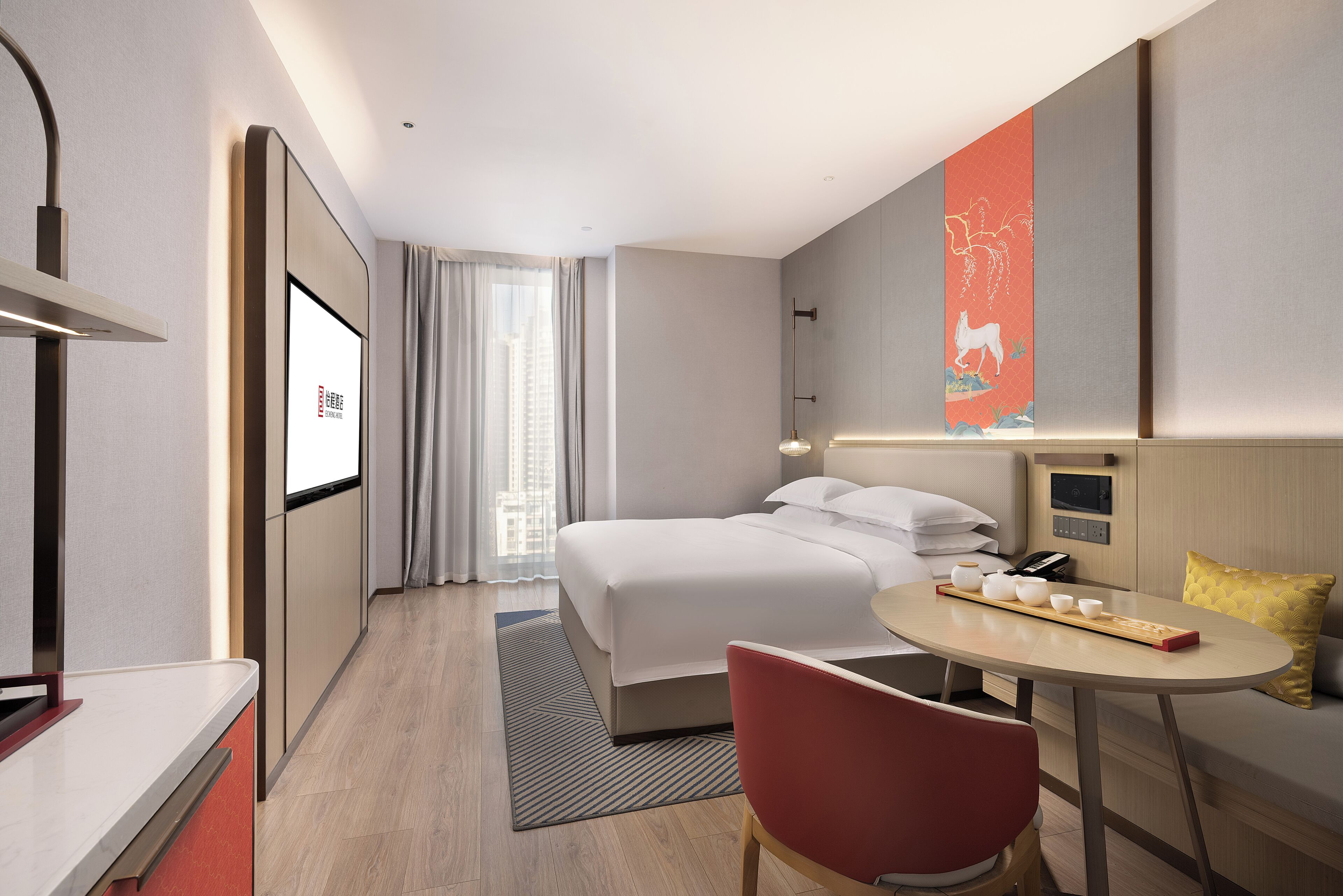 Superior Double Room, City View | Peralatan tempat tidur premium, bar mini percuma 