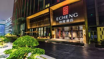 Mặt tiền nơi lưu trú