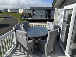 Outdoor dining - 30 Wells Close (Berwick-upon-Tweed)