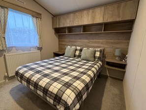 Mökki | 2 makuuhuonetta, yksilöllisesti sisustettu, yksilöllisesti kalustettu