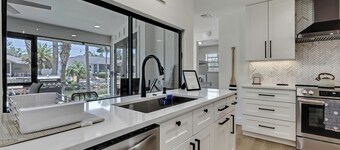 Spacious 4-bedroom waterfront home in beautiful Crystal River with fitness room