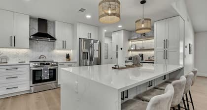 Spacious 4-bedroom waterfront home in beautiful Crystal River with fitness room