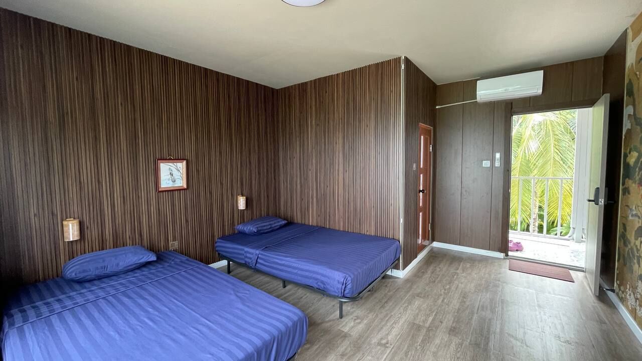 Habitació amb dos llits individuals Comfort, vistes al mar, planta baixa | Caixa forta a l'habitació, decoració individual i mobiliari individual 