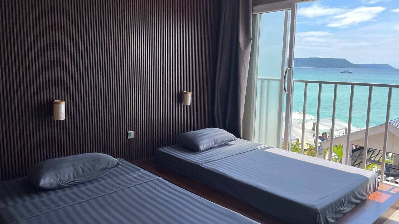 Standard Twin Room, Balcony, Sea View | In-room safe, individually decorated, individually furnished, free WiFi