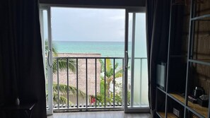 Standard Double Room, Balcony, Sea View | In-room safe, individually decorated, individually furnished, free WiFi - White Sand Ark Resort (Preah Sihanouk)