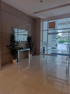 Condo, 1 Bedroom, Accessible, Private Pool | Lobby