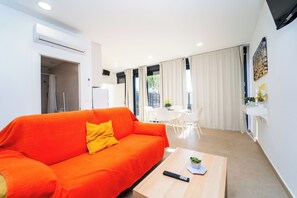 CA STUDIO-TERRAZA-VISTA PLAYA | Wohnbereich | Smart-TV