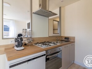 Fridge, microwave, oven, dishwasher - Family cottage for 8 in Saint Aubin de Luigné (Val-du-Layon)