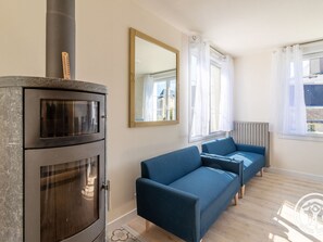 Interior - Family cottage for 8 in Saint Aubin de Luigné (Val-du-Layon)