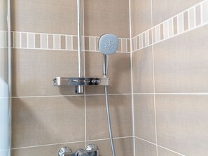 Hair dryer
