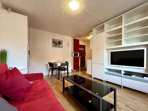 TV - Charming 2-room apartment in central Briançon, near cable car (Briançon)