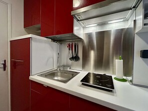 Coffee/tea maker, fridge, microwave, oven - Charming 2-room apartment in central Briançon, near cable car (Briançon)
