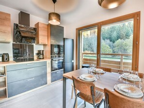 Dining - T3 Apartment with Mountain Nook - 6 Pers - At the Foot of the Slopes (Les Gets)