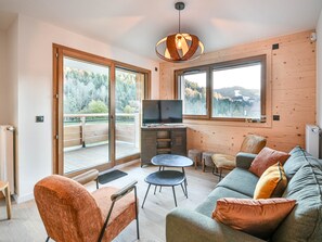 TV - T3 Apartment with Mountain Nook - 6 Pers - At the Foot of the Slopes (Les Gets)