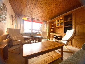 TV - Apartment for 6 in Arcs 1600, valley view (Les Arcs 1600)