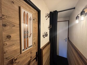 Interior - Renovated 3-room apartment, Alpe d'Huez, balcony, parking (Huez)
