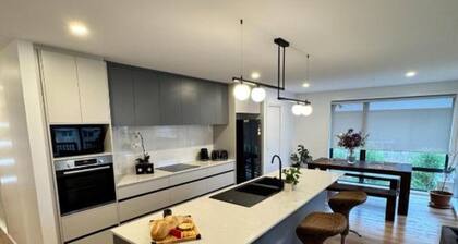 Green Hill Views - Family Home close to Hobart - 4bed, 2bath