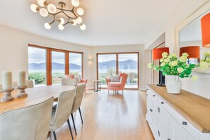 Dining - The Perfect Escape! Luxurious Holiday Home on the Ring of Kerry! (Killorglin)