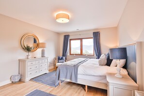 Iron/ironing board, Internet, bed sheets - The Perfect Escape! Luxurious Holiday Home on the Ring of Kerry! (Killorglin)